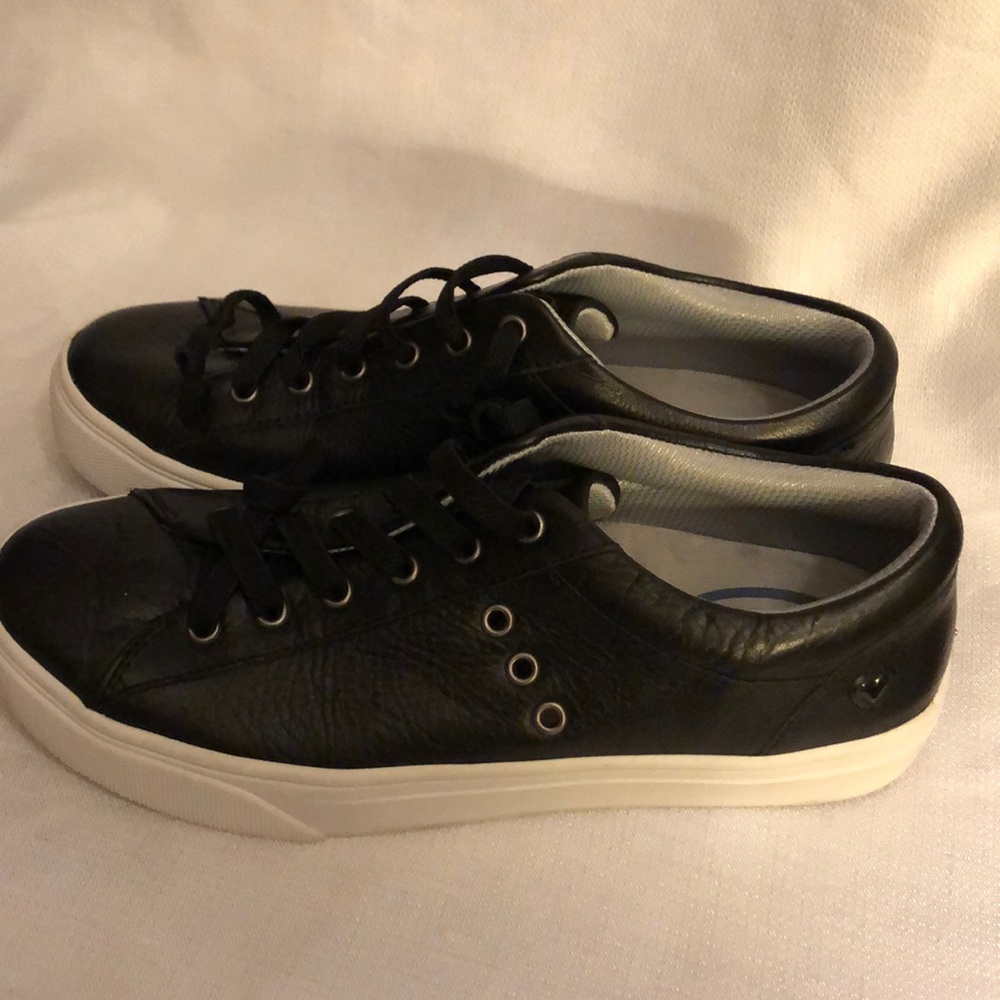 Nurse Mates Align Woman’s Black Leather Shoes - Picture 2 of 4
